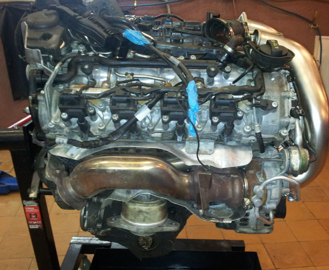 Ремонт двигателя автомобиля Mercedes S-класс 500